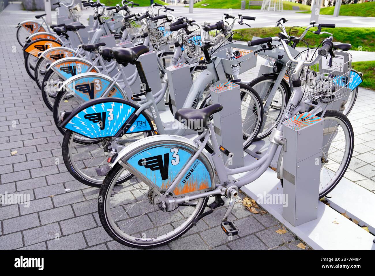 Bordeaux , Aquitaine / France - 11 20 2019 : bordeaux ville vélo ville urbaine vélo libre-service Banque D'Images