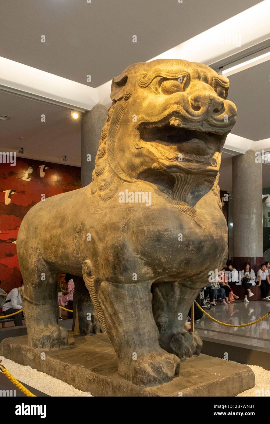 Réplique d'un lion de pierre de la tombe Shunling de la dynastie Tang, Musée d'histoire de Shaanxi, Xian, Chine Banque D'Images