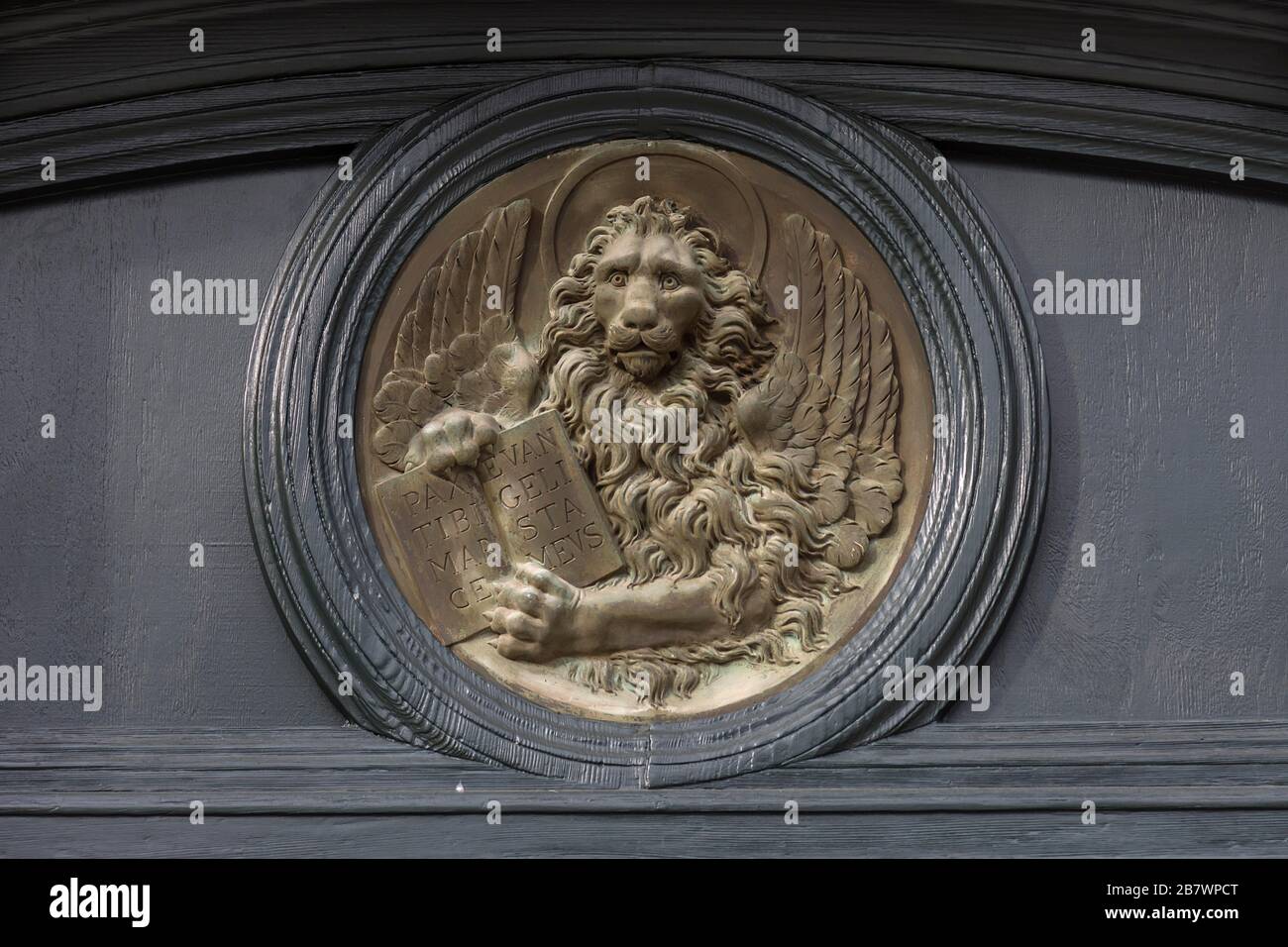 Relief du Lion de St Marc, symbole de la ville de Venise, Venise, Vénétie, Italie Banque D'Images