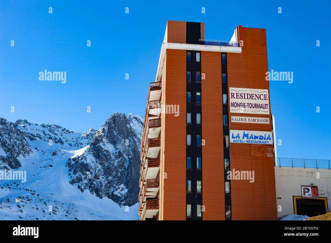 Résidence Mongie-Tourmalet, station de ski de la Mongie, Bagnères-de-Bigorre, France. Banque D'Images