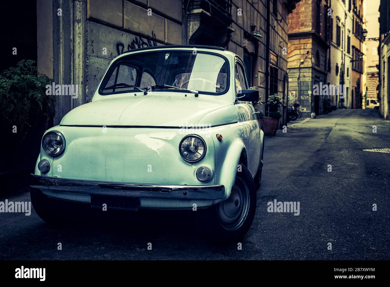 Petite rue à Roma, Italie Banque D'Images