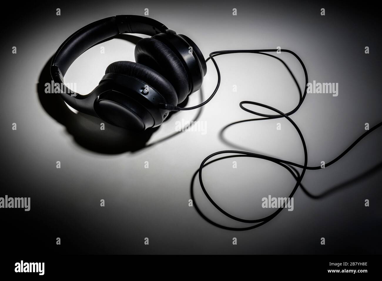 Casque dans l'ombre Banque D'Images