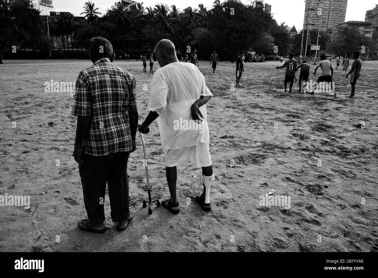 Paralysed man Banque d'images noir et blanc - Alamy