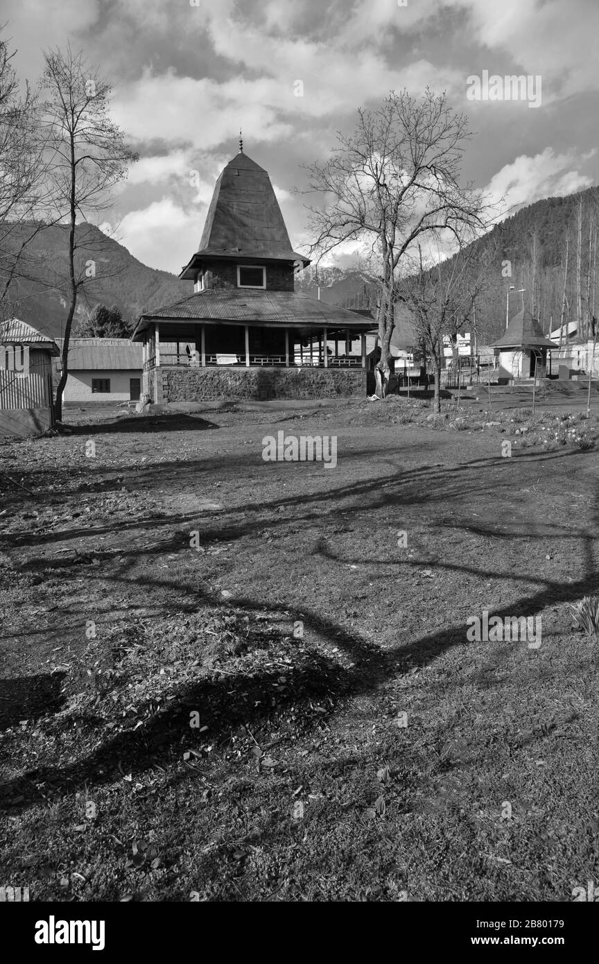 Temple Shri Gauri Shankar, Pahalgam, Cachemire, Jammu-et-Cachemire, Inde, Asie Banque D'Images Temple Shri Gauri Shankar, Pahalgam, Cachemire, Jammu-et-Cachemire, Inde, Asie Banque D'Images