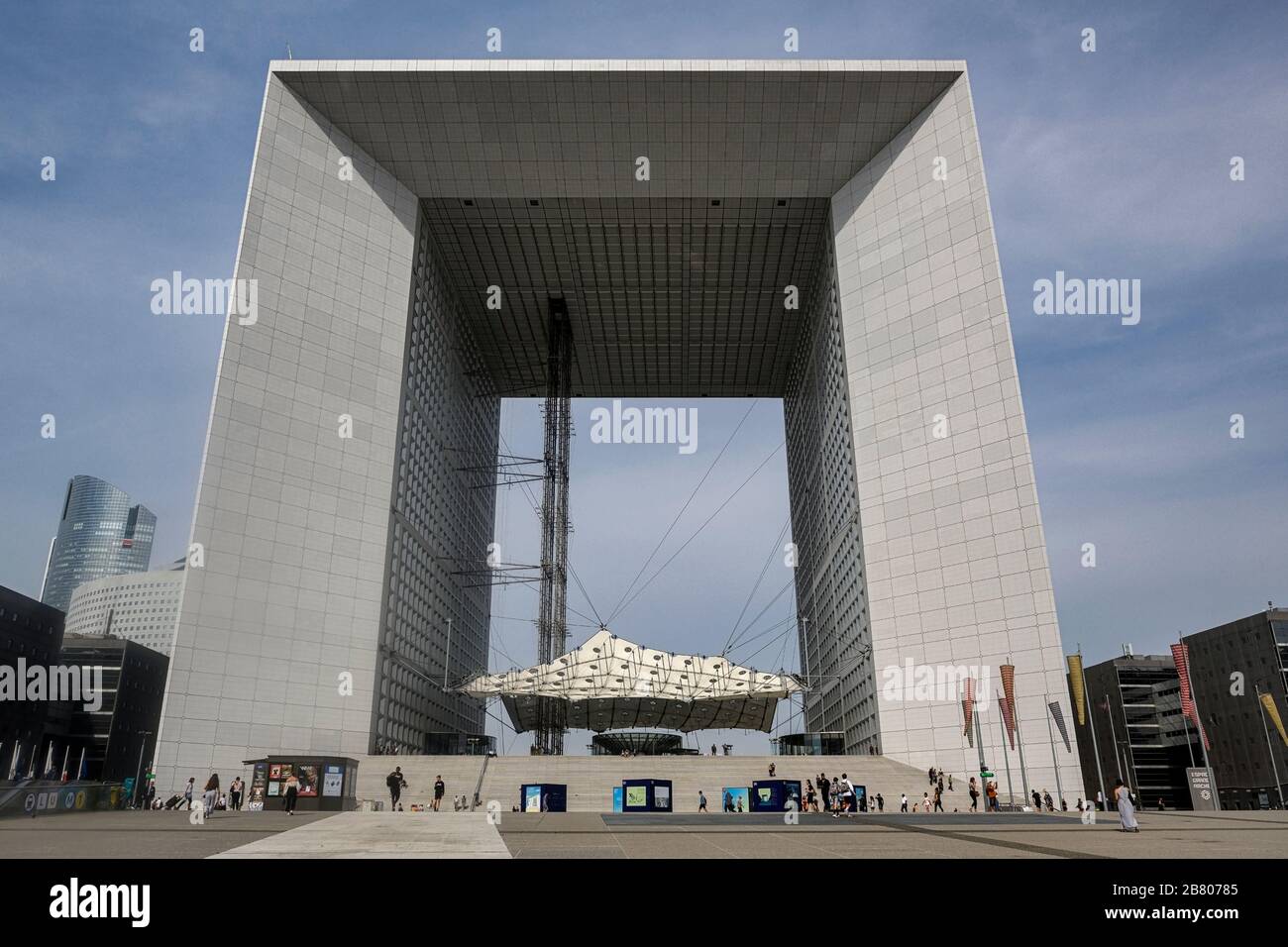 La Grande Arche dans le quartier des affaires de la Défense dans le centre-ouest de Paris Banque D'Images