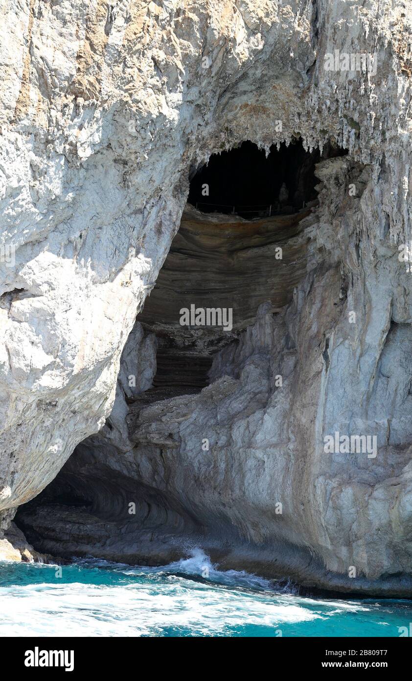 Capri, Italie : les célèbres grottes et grottes marines Banque D'Images