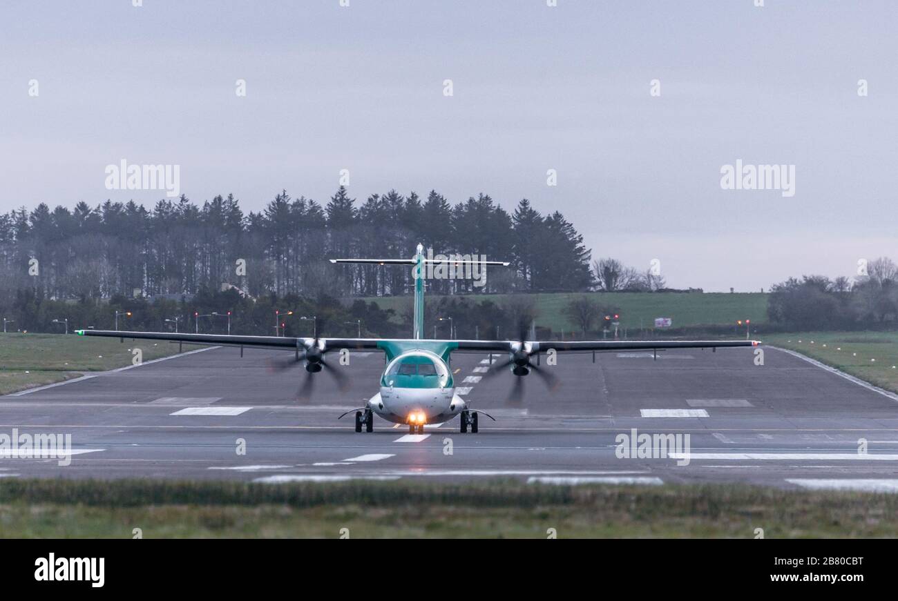 Aéroport de Cork, Cork, Irlande. 19 mars 2020. Connect Airways, la holding derrière Stobart Air et qui exploite le service régional d'Aer Lingus, est tombée dans l'administration au Royaume-Uni, ce mouvement est lié à l'effondrement récent de Flybe qui faisait également partie de Connect Airways. La photo montre Aer Lingus Regional qui se prépare au décollage à Birmingham à l'aéroport de Cork, Cork, Irlande. - crédit; David Creedon / Alay Live News Banque D'Images