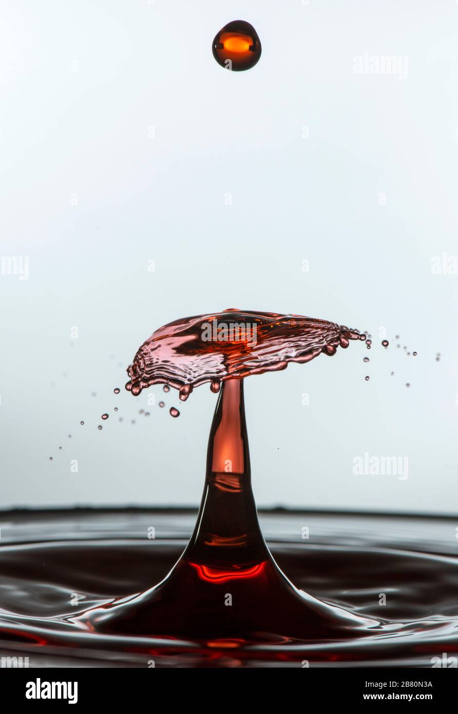 Éclaboussures D'Eau. Clignotement haute vitesse. Banque D'Images