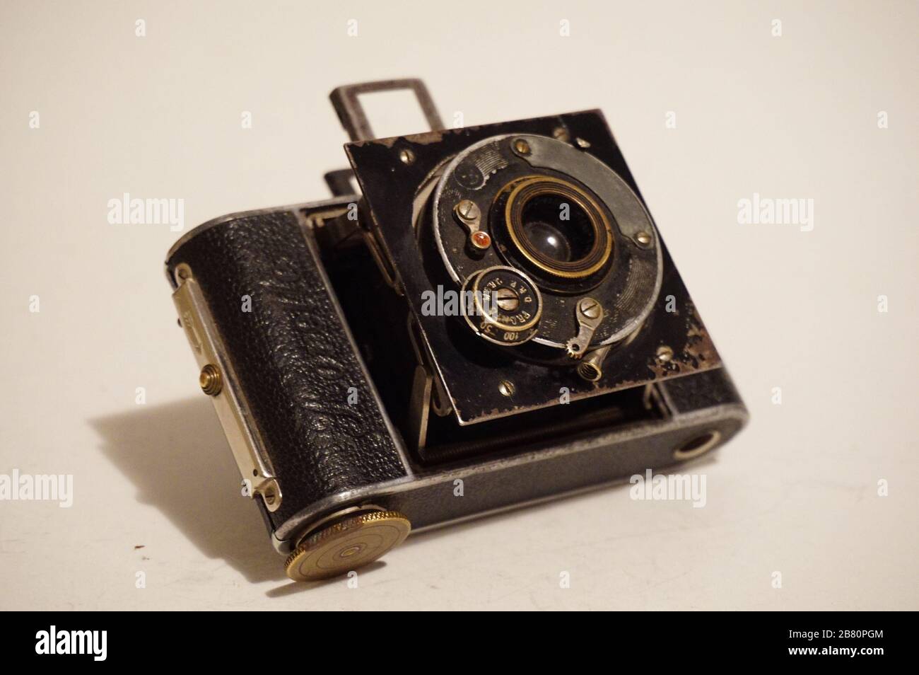 ancien appareil photo et objectif de film photo d'époque, qualité musée Banque D'Images
