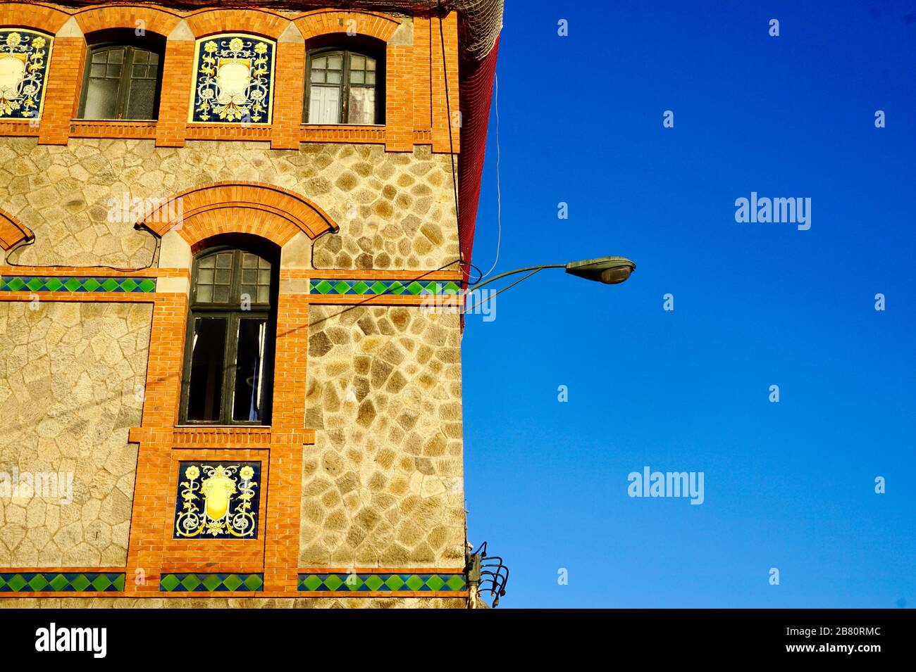 Fenêtre sur la façade de la maison, architecture dans Bilbao ville Espagne Banque D'Images