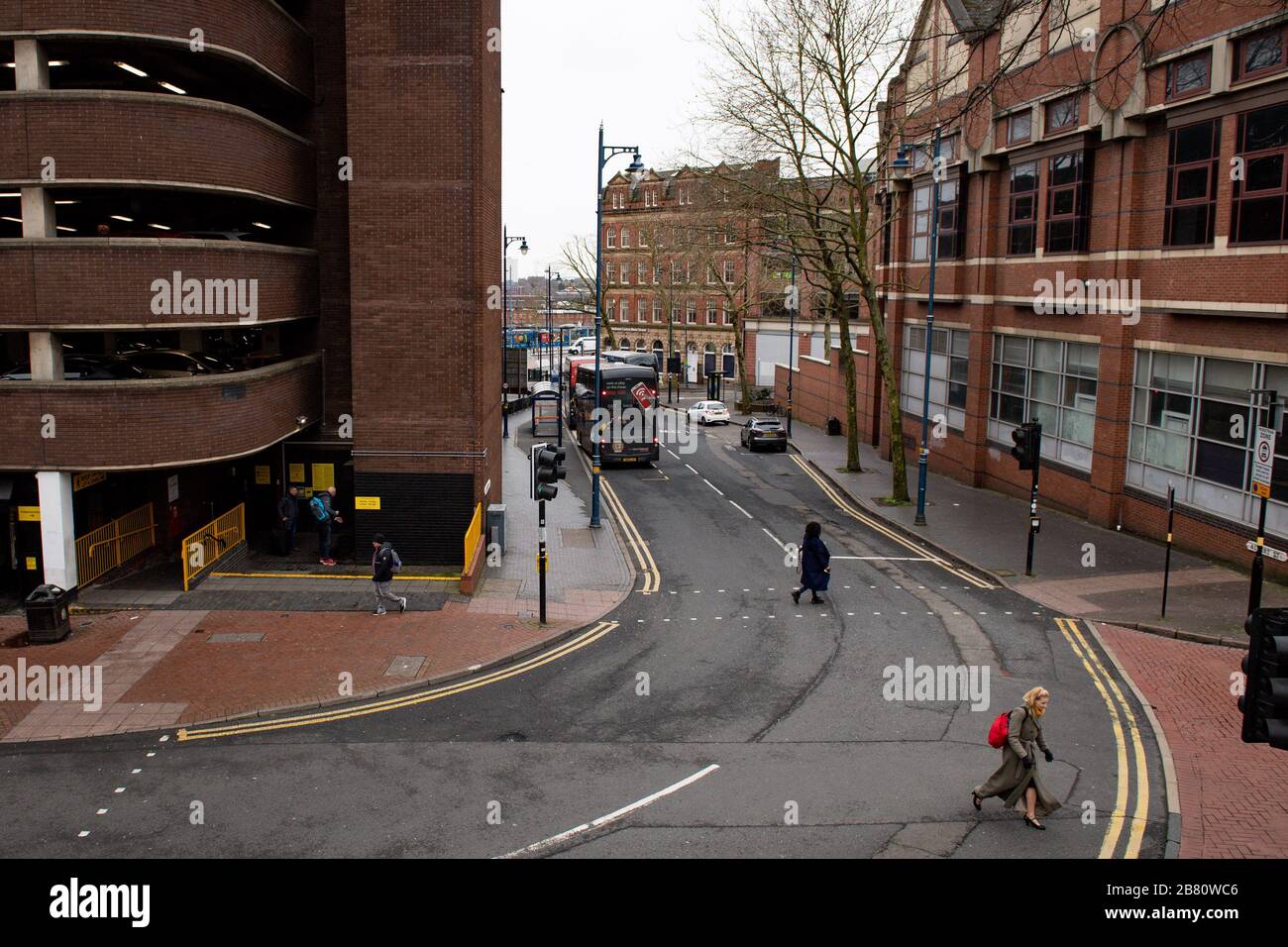 Le centre-ville de Birmingham ce matin, le jour où la législation d'urgence pour lutter contre l'épidémie de coronavirus sera publiée au Parlement après que le Premier ministre Boris Johnson a annoncé la fermeture des écoles et l'annulation des examens. Banque D'Images