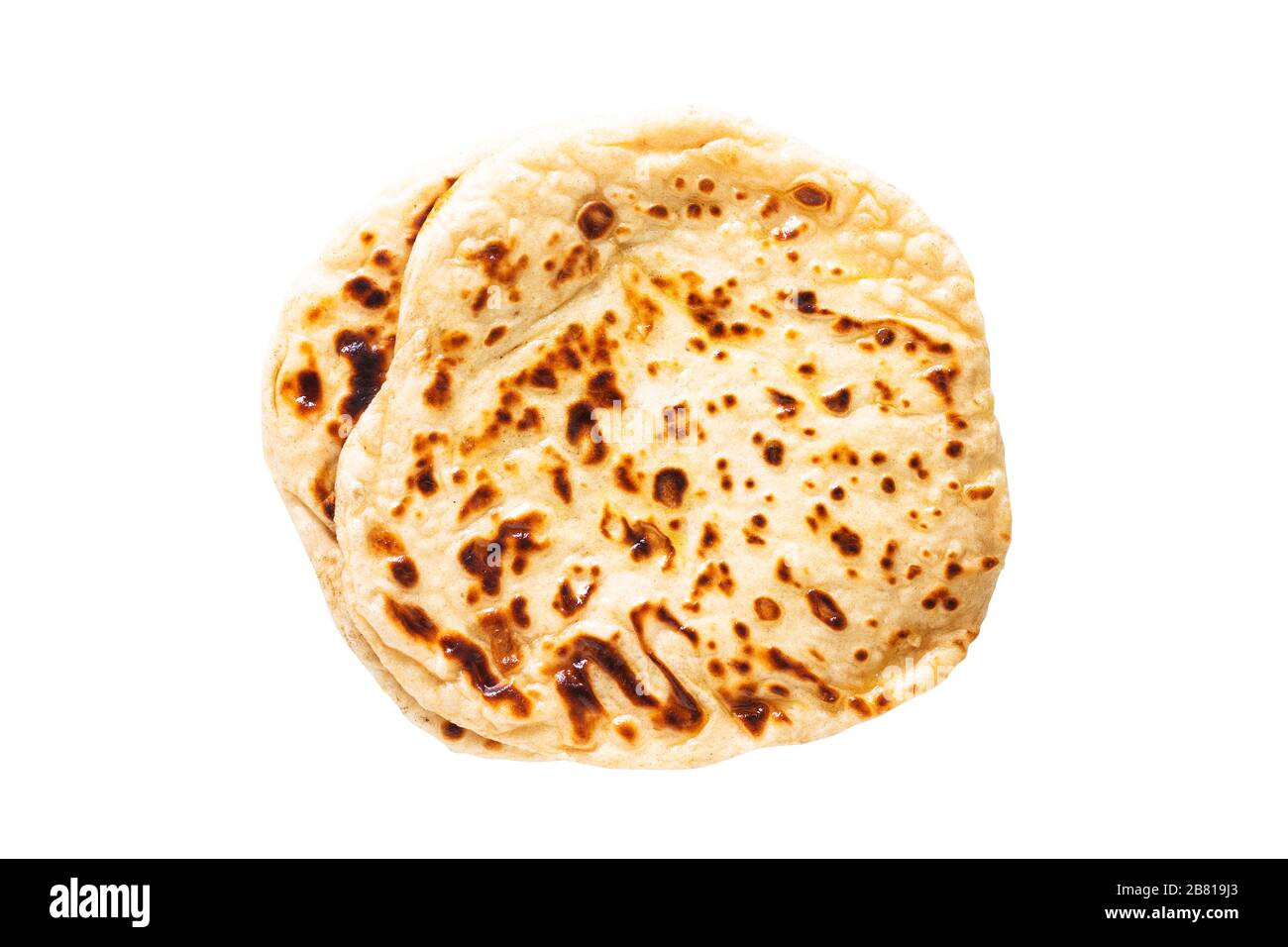 Concept de nourriture asiatique pain plat Naan fait maison dans un panier plat isolé sur fond blanc avec chemin de découpe Banque D'Images