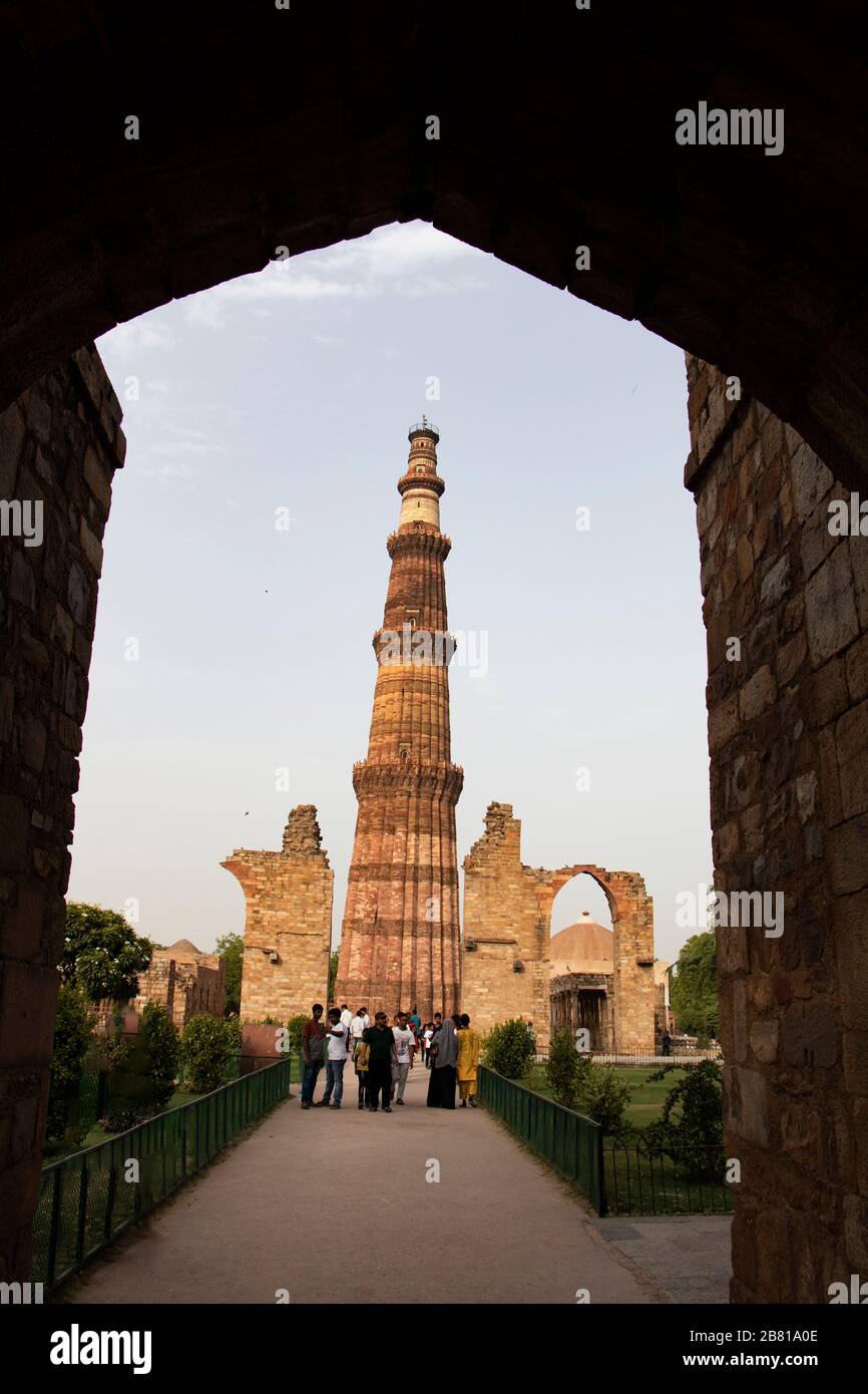 Qutub minar, site du patrimoine mondial, minaret de briques le plus haut du monde, New Delhi, Inde Banque D'Images