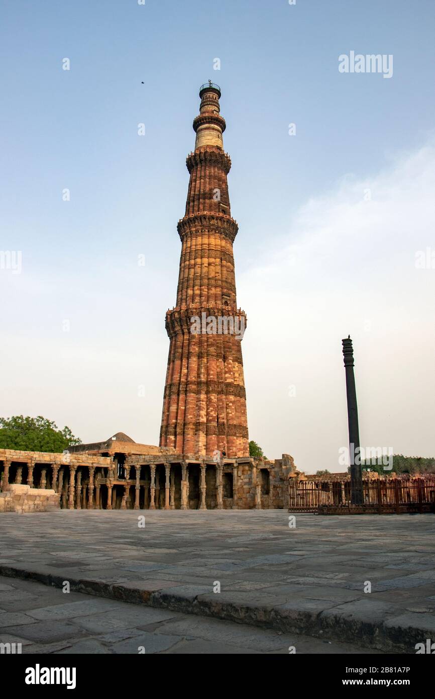 Qutub minar, site du patrimoine mondial, minaret de briques le plus haut du monde, New Delhi, Inde Banque D'Images