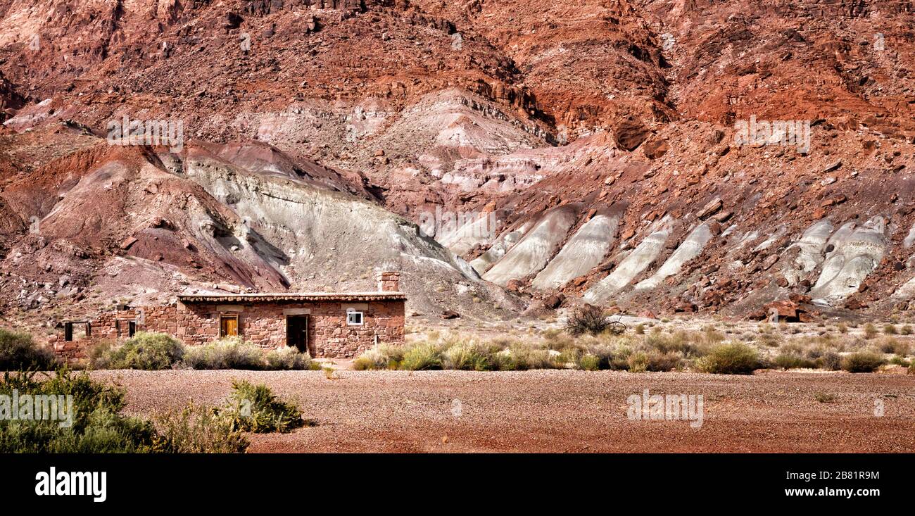 L'un des bâtiments lonely Dell/s (moins Ferry, Arizona) survivant en grès. Banque D'Images