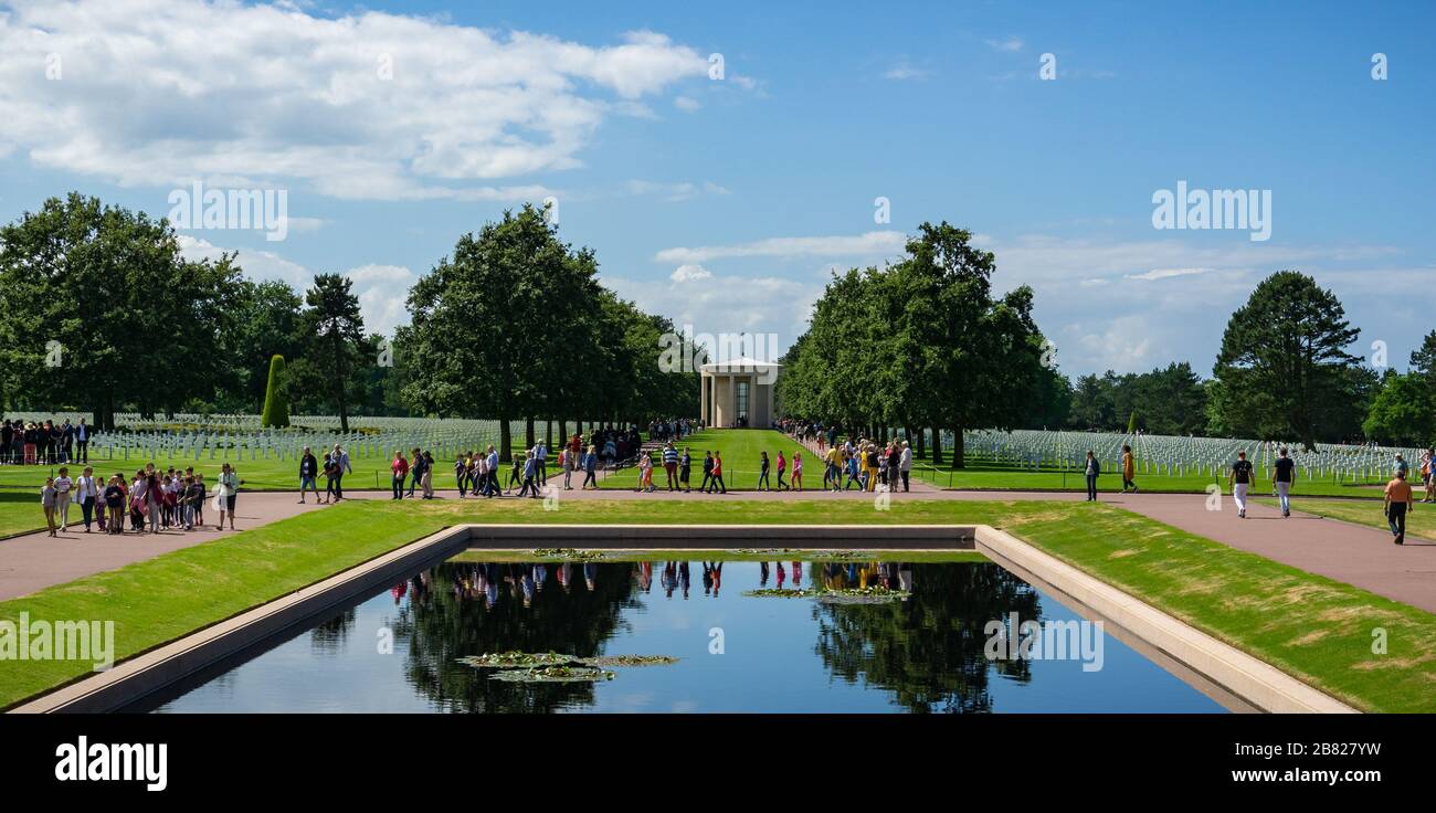 COLLEVILLE-SUR-mer, FRANCE - 21 JUIN 2019 : mémoire de deux jours de la seconde Guerre mondiale dans le cimetière américain de Normandie de Colleville-sur-Mer, France. Banque D'Images