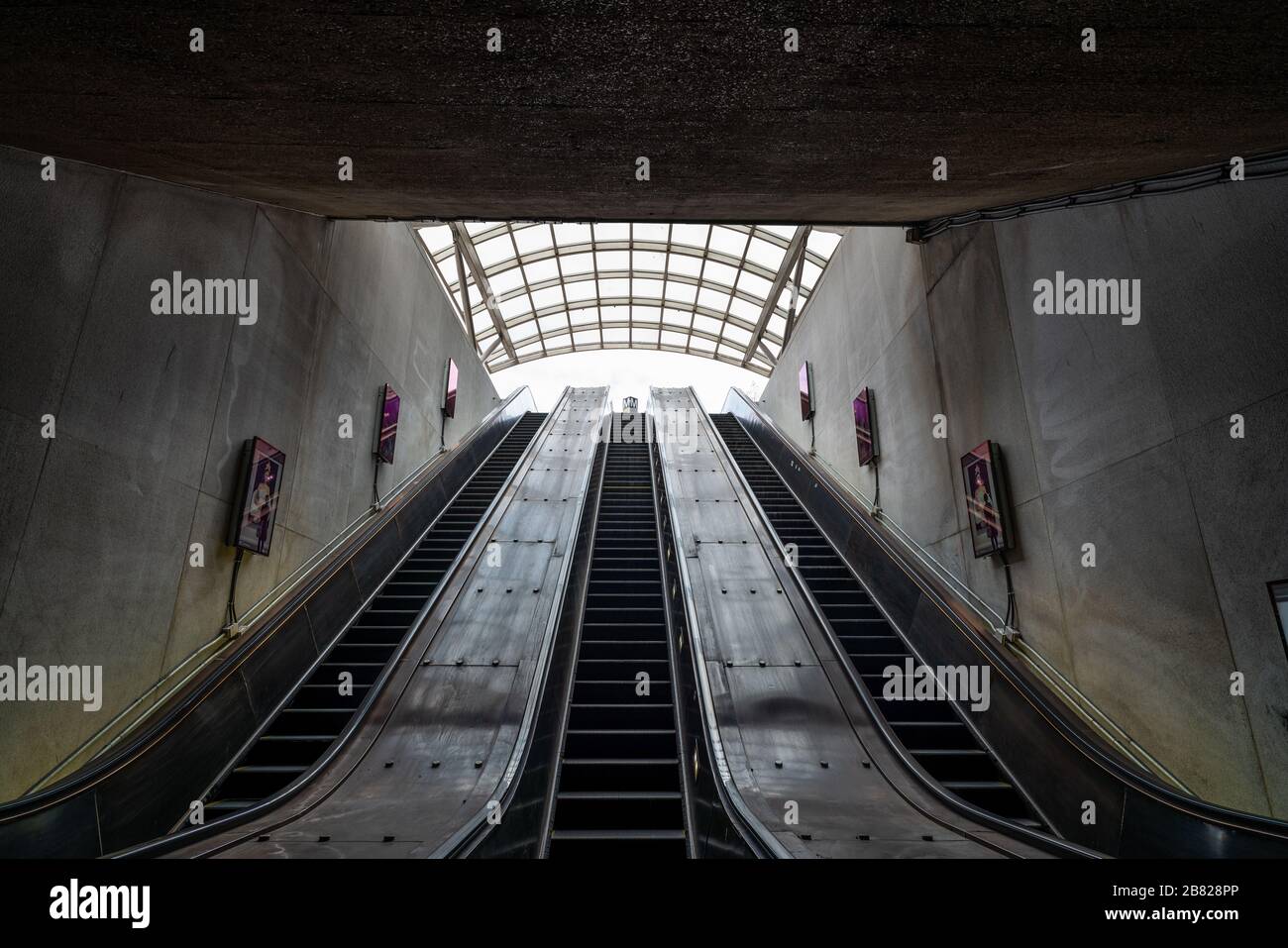 Vider DC Metro en raison de la distanciation sociale de COVID-19 pandémie. Banque D'Images