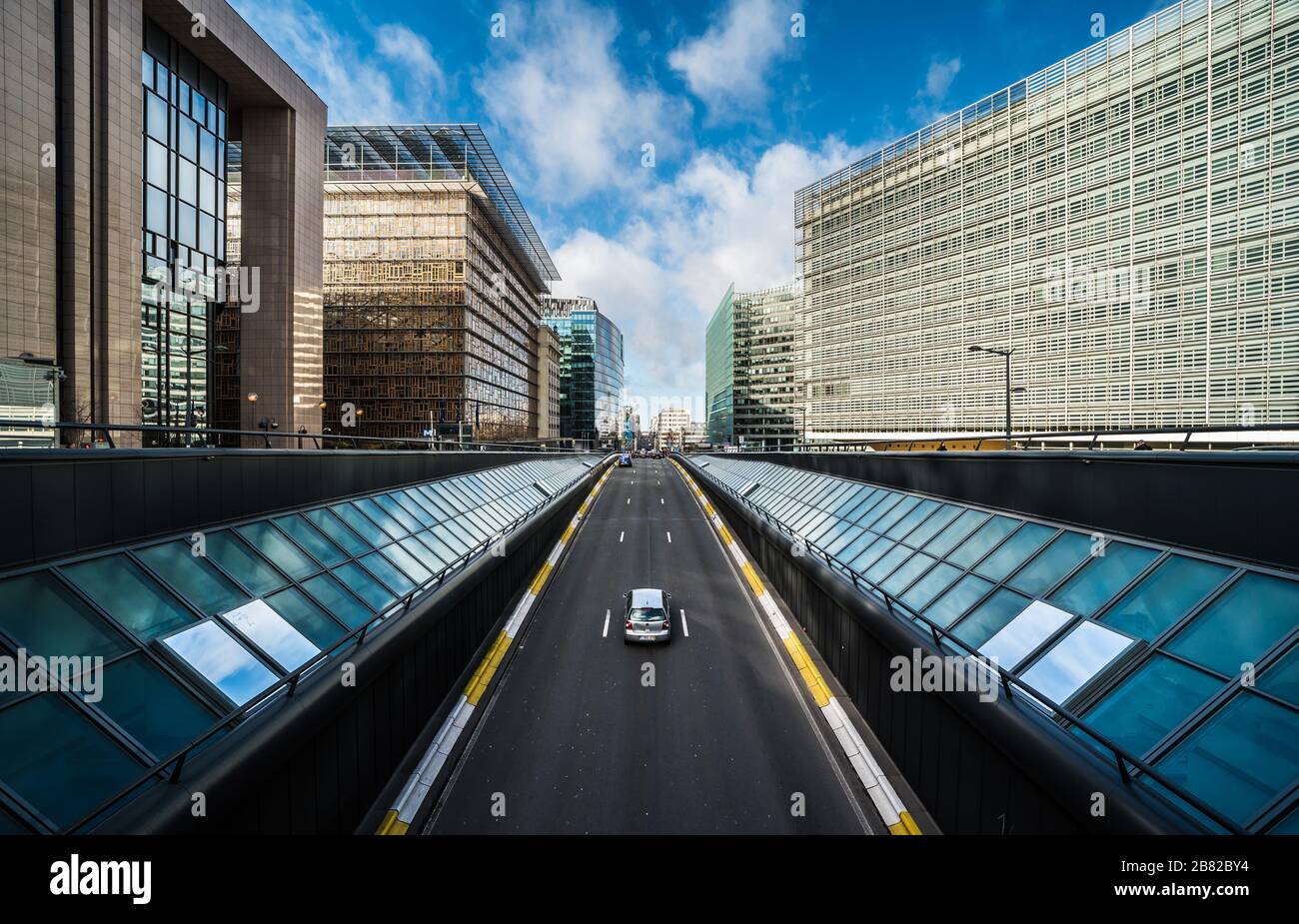 Bruxelles quartier européen, région de Bruxelles-capitale / Belgique - 02 17 2020: Vue sur le tunnel de la rue de la loi - Wetstraat Banque D'Images