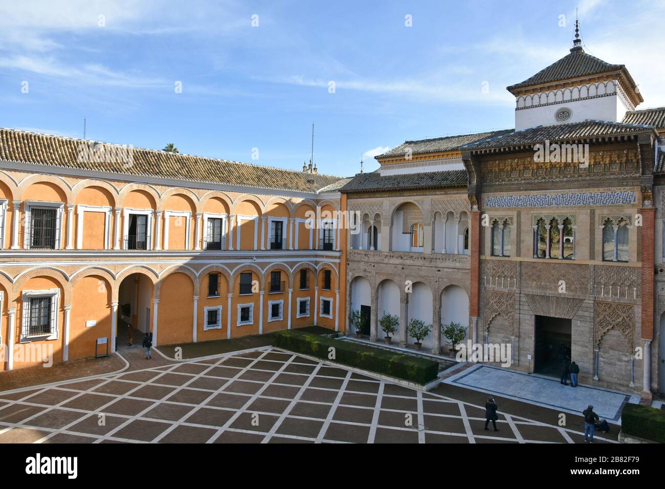 Une cour intérieure de l'Alcazar de Séville, Espagne Banque D'Images