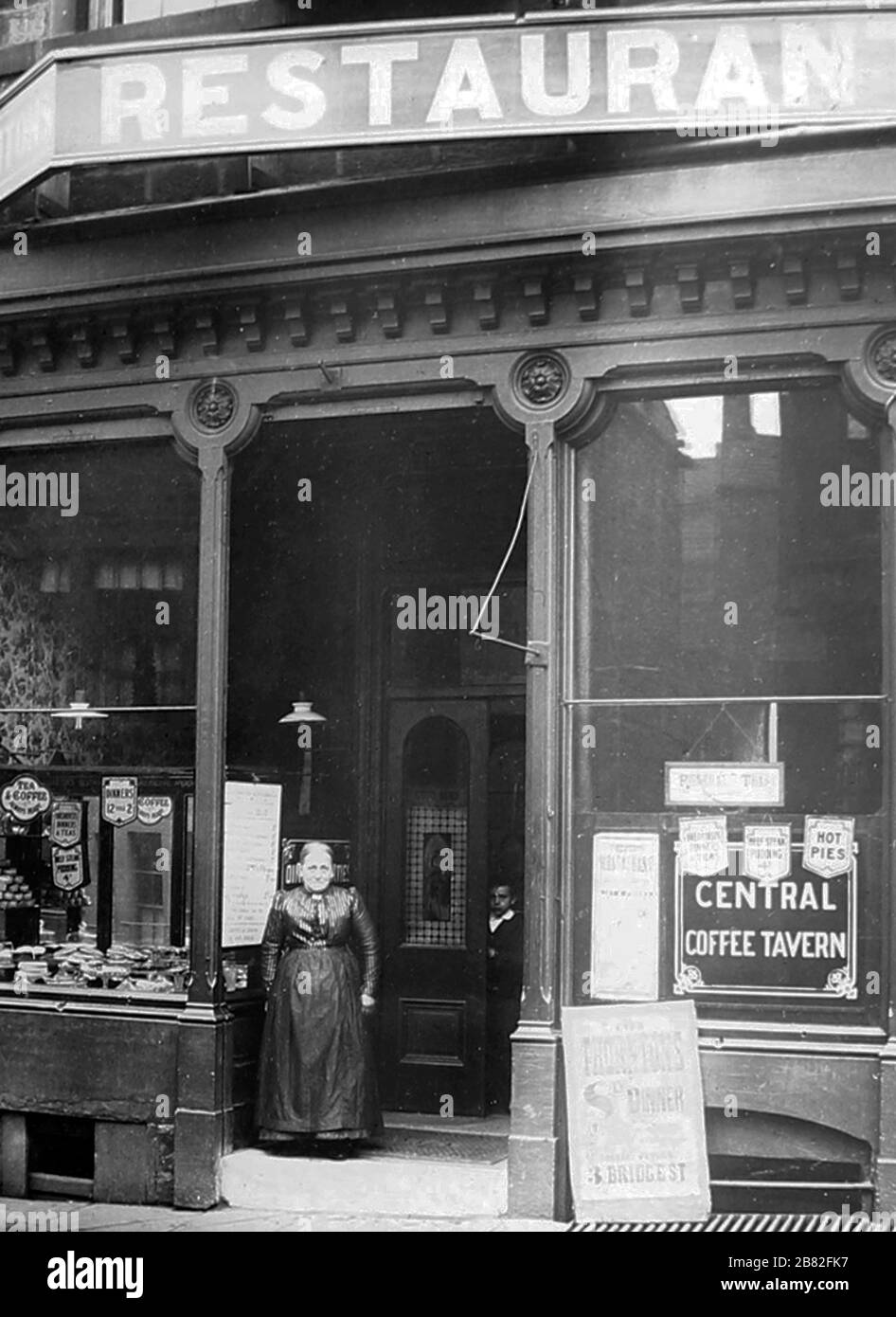 Café Tavern Restaurant, Bridge Street, Burnley, Lancashire, début des années 1900 Banque D'Images