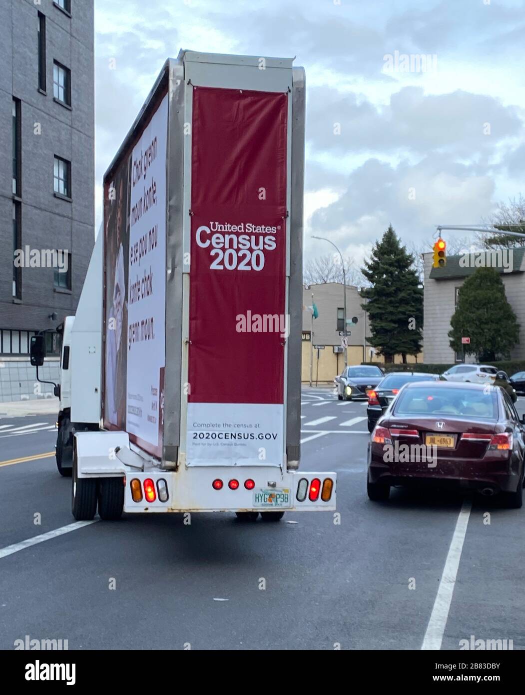 Publicité sur les camions pour le Recensement des États-Unis de 2020. Brooklyn, New York. Banque D'Images