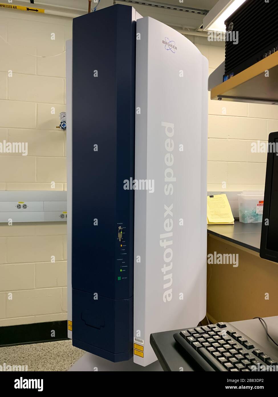 Cambridge ma USA - 3/16/2020 - Bruker Maidi TOF pour la spectrométrie de masse Banque D'Images
