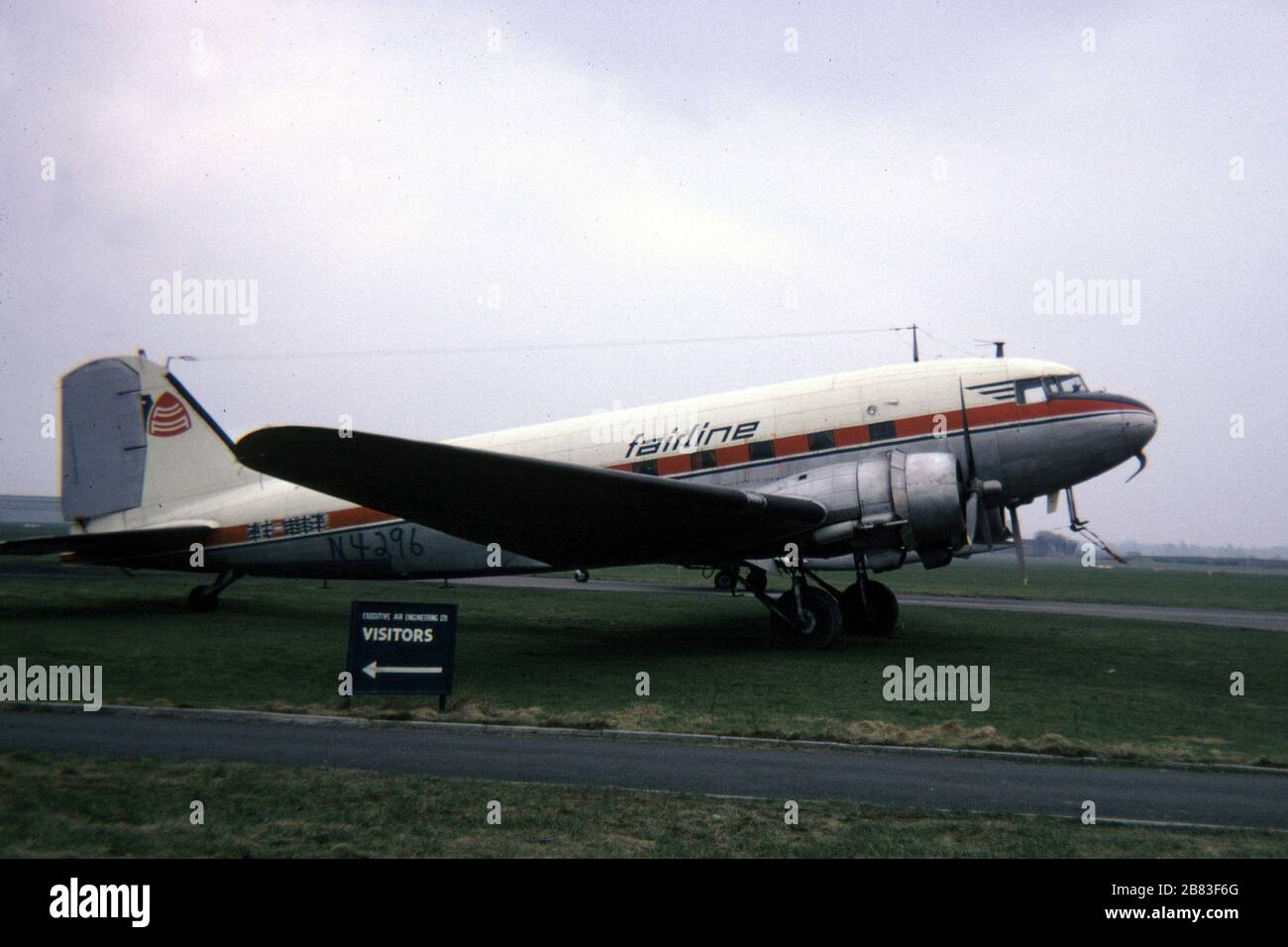 Un Dakota du Douglas à l'aéroport de Coventry en 1969 Banque D'Images