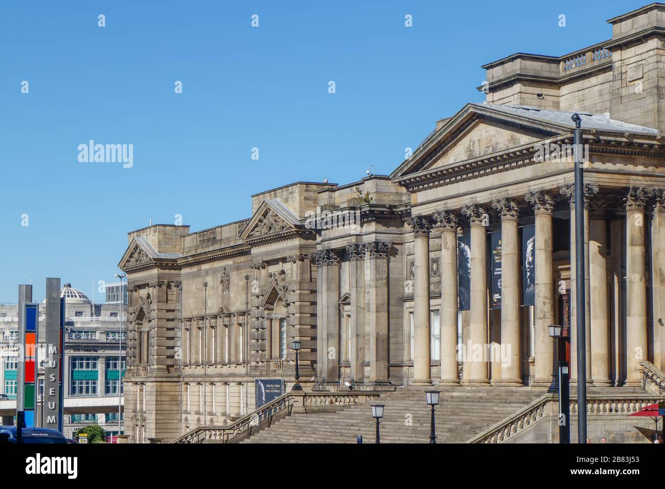 Le Musée du monde et la Bibliothèque centrale dans le quartier culturel près de la gare de Liverpool lime Street à Liverpool Banque D'Images