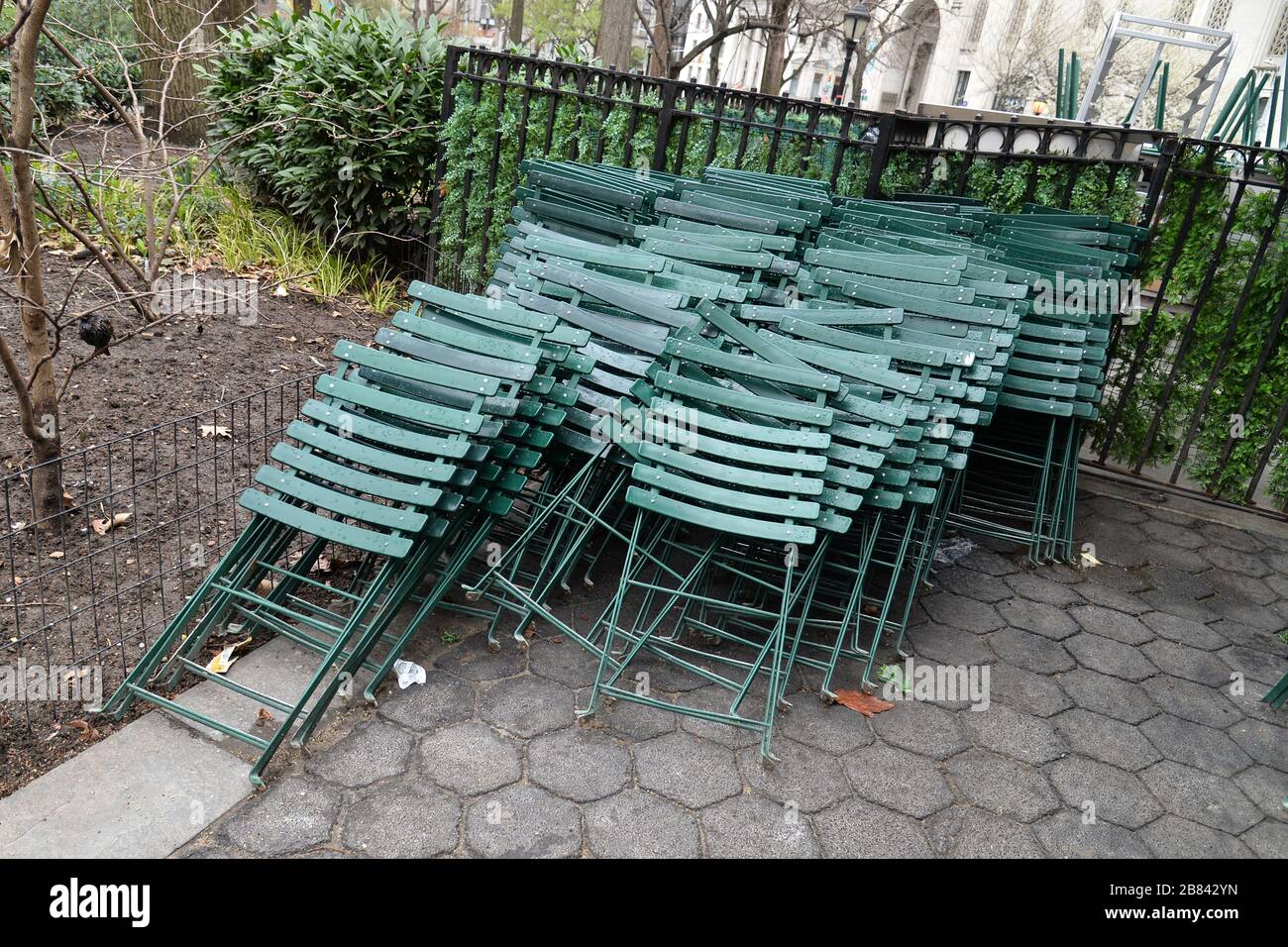 New York City, États-Unis. 19 mars 2020. Shake Shack, appartenant à Daniel Meyer, restaurateur de New York City et directeur général du groupe Union Square Hospitality, laisse 80 % de ses employés se fermer dans les restaurants (et servir le départ uniquement) en raison du Coronavirus, New York, NY, 19 mars 2020. (Anthony Behar/Sipa USA) crédit: SIPA USA/Alay Live News Banque D'Images