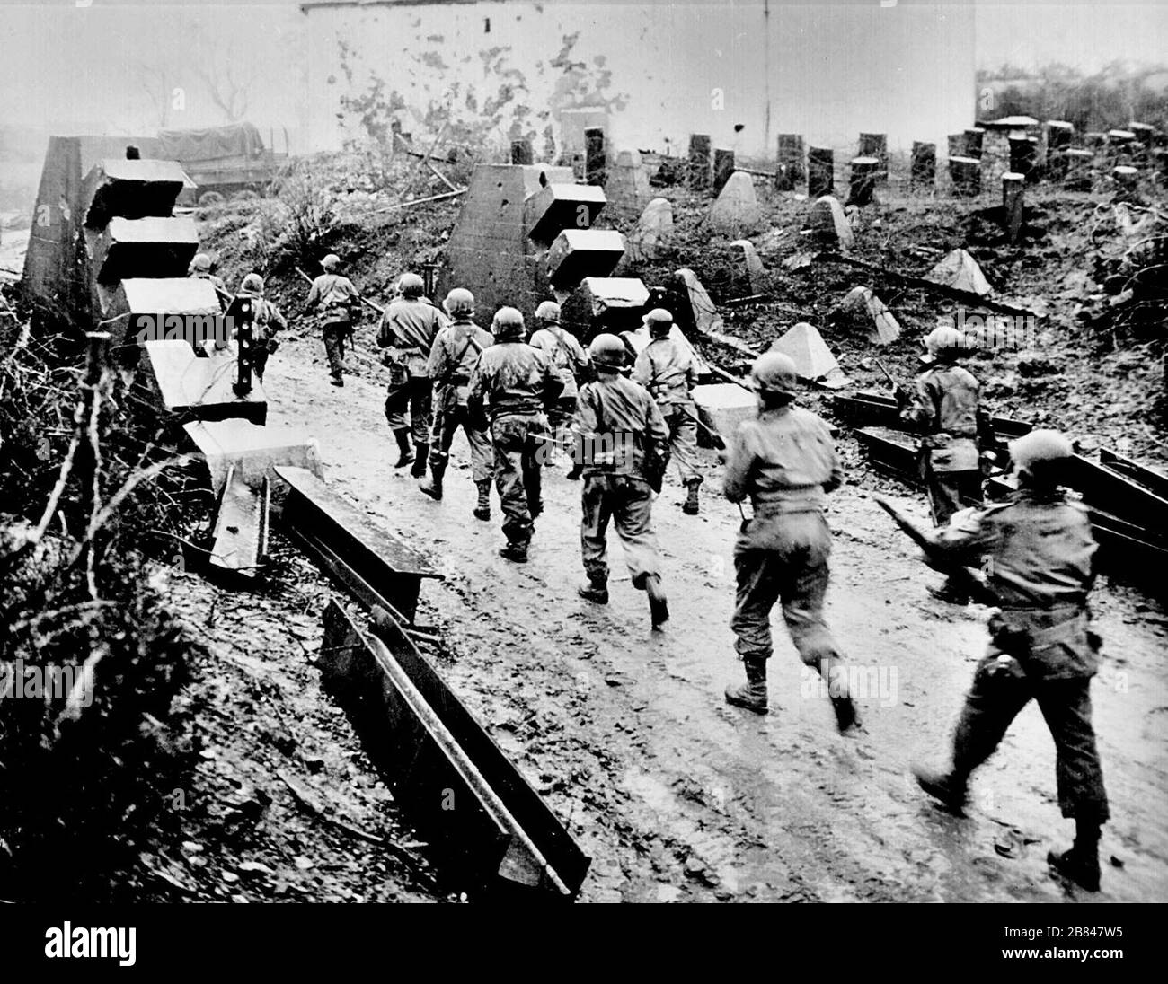 Les Américains traversent Siegfried Line, 1945 Banque D'Images