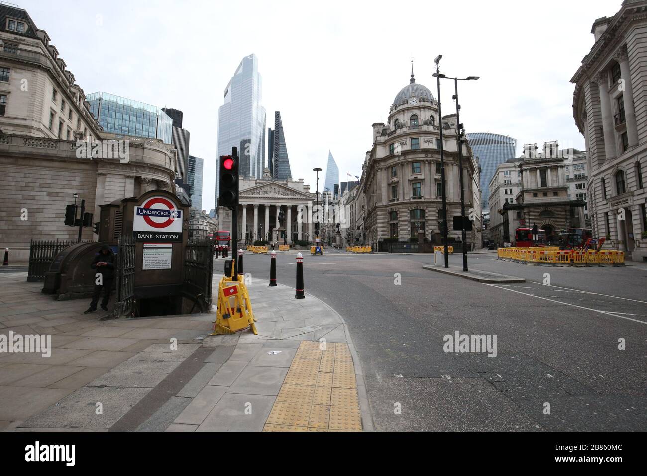 Rues vides autour de la station de métro Bank à Londres. Banque D'Images