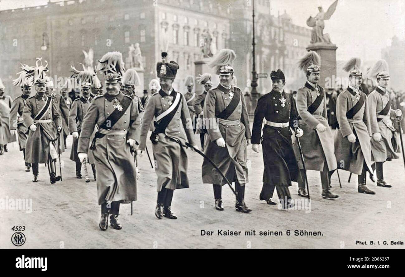 GUILLAUME II, empereur allemand (1859-1941) à gauche avec ses six fils Banque D'Images