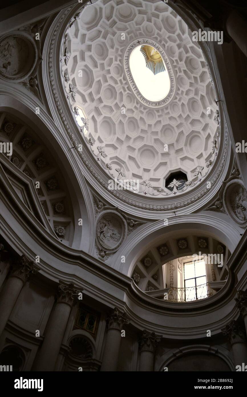 Rome, Italie, mars 2015. Vue intérieure de San Carlos sur l'église de quatre fontaines, en regardant vers le dôme elliptique.Rome Italie Banque D'Images