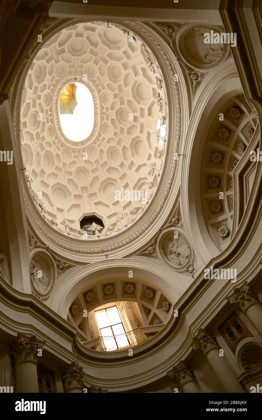 Rome, Italie, mars 2015. Vue intérieure de San Carlos sur l'église de quatre fontaines, en regardant vers le dôme elliptique.Rome Italie Banque D'Images