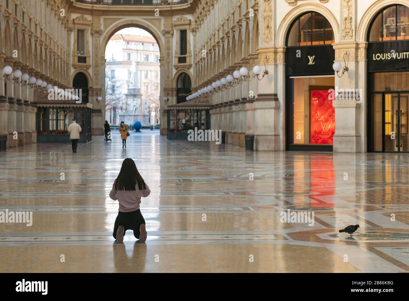 Italie, Milan, 16 mars 2020 : urgence de Coronavirus. Ville vide. Vittorio Emanuele Arcade pendant le dessepage du coronavirus Covid 19 photo © Marco Vac Banque D'Images
