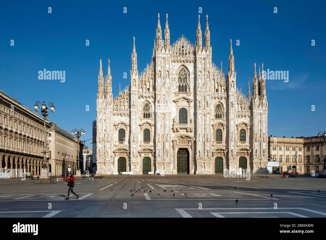 Italie, Milan, 16 mars 2020 : urgence de Coronavirus. Ville vide. Une place vide du Duomo pendant le malaise du coronavirus Covid 19 photo © Marco Vacca/ Banque D'Images