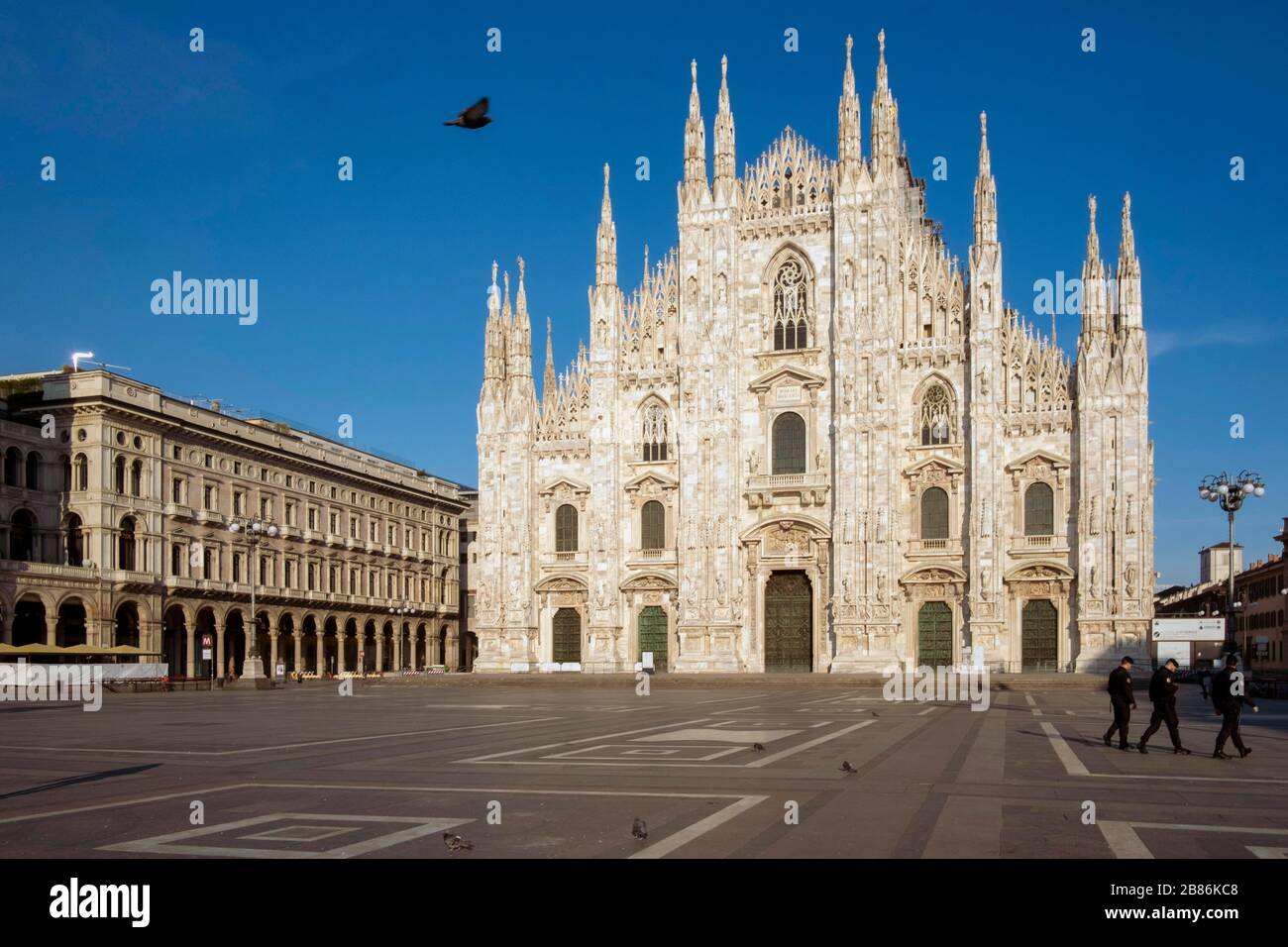 Italie, Milan, 16 mars 2020 : urgence de Coronavirus. Ville vide. Une place vide du Duomo pendant le malaise du coronavirus Covid 19 photo © Marco Vacca/ Banque D'Images