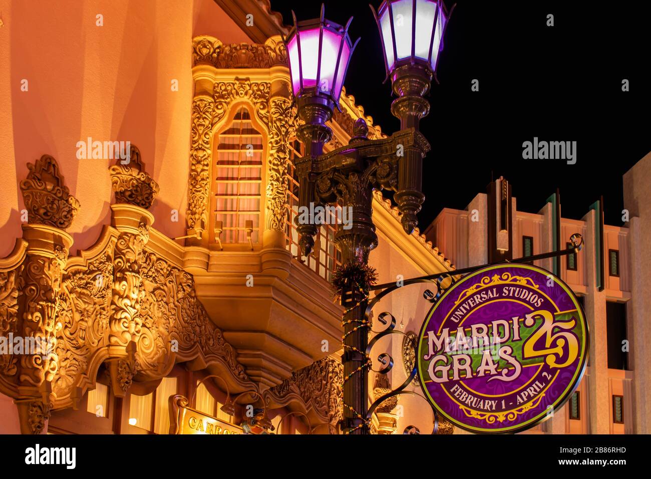 Orlando, Floride. 29 février 2020. Vue de dessus du panneau Mardi Grass 25 ans à Universal Studios Banque D'Images