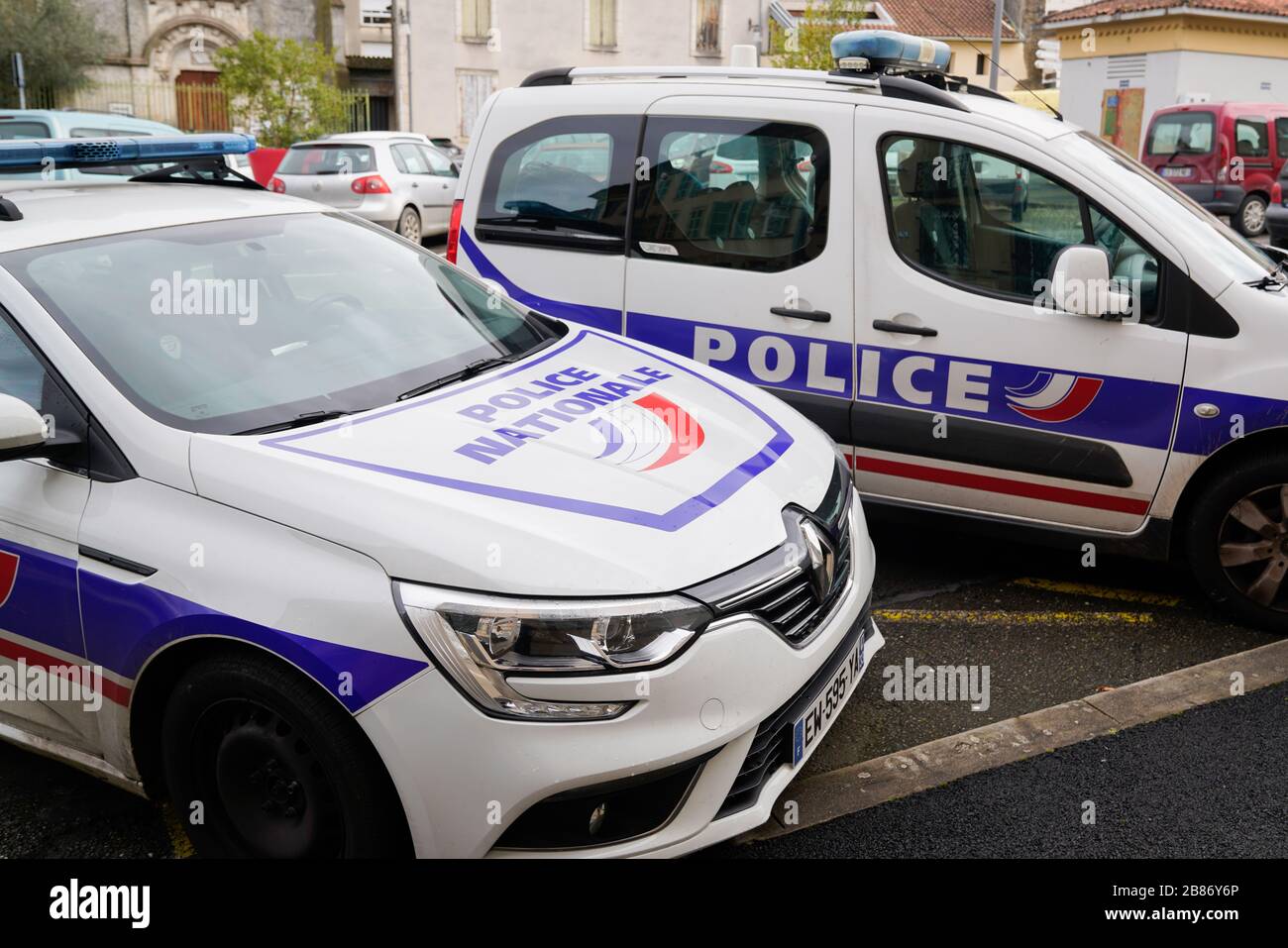 Bordeaux , Aquitaine / France - 02 21 2020 : police municipale signe  autocollant sur voiture signifie police municipale en français Photo Stock  - Alamy