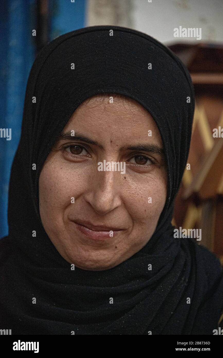 Essouria, Maroc - septembre 2017: Femme travaillant dans la coopérative d'huile d'argon - Portrait Natural Light Banque D'Images