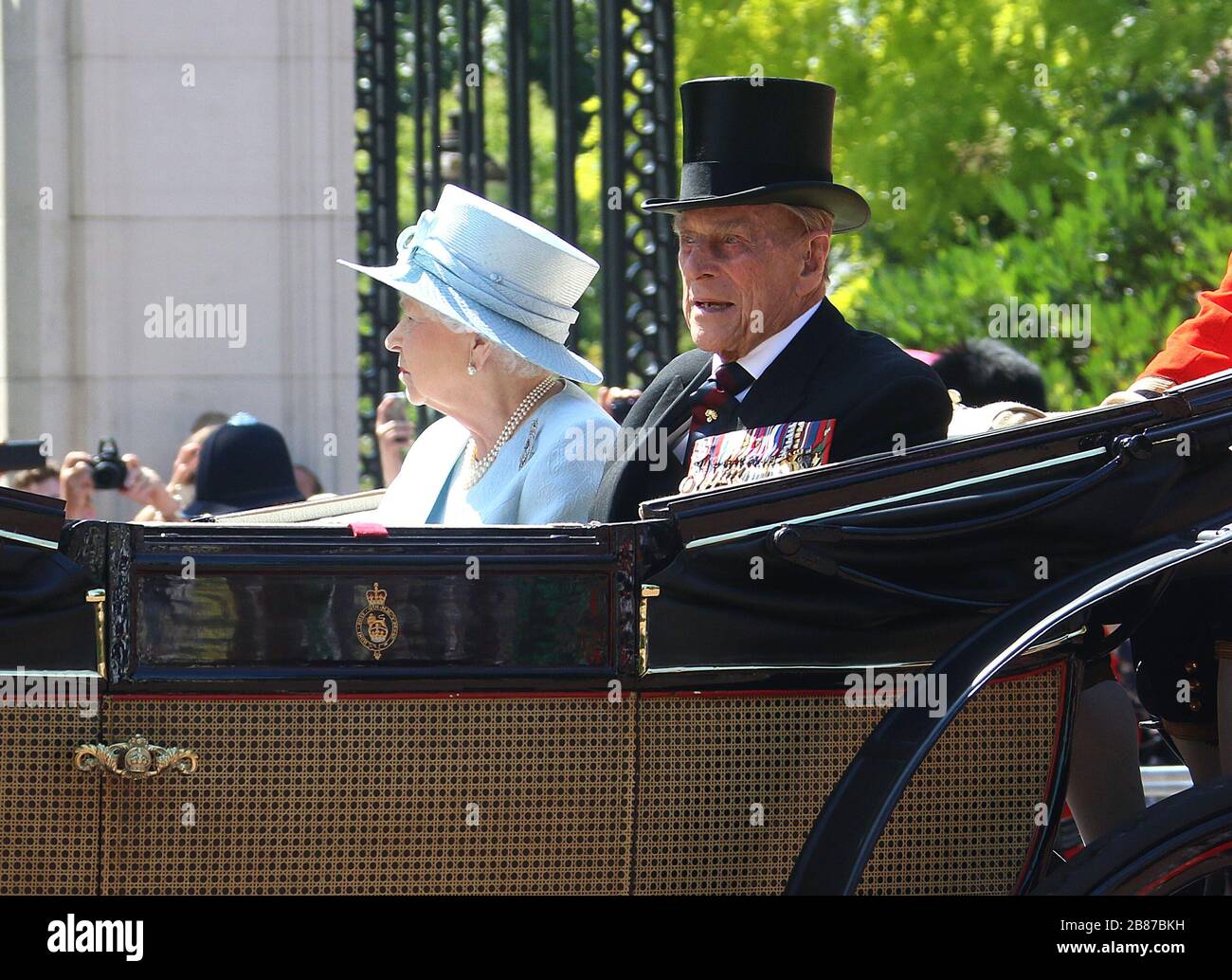 17 juin 2017 - Londres, Angleterre, Royaume-Uni - le défilé de couleur annuel spectacles de photos : Reine Elizabeth II et Prince Philip, duc d'Édimbourg Banque D'Images