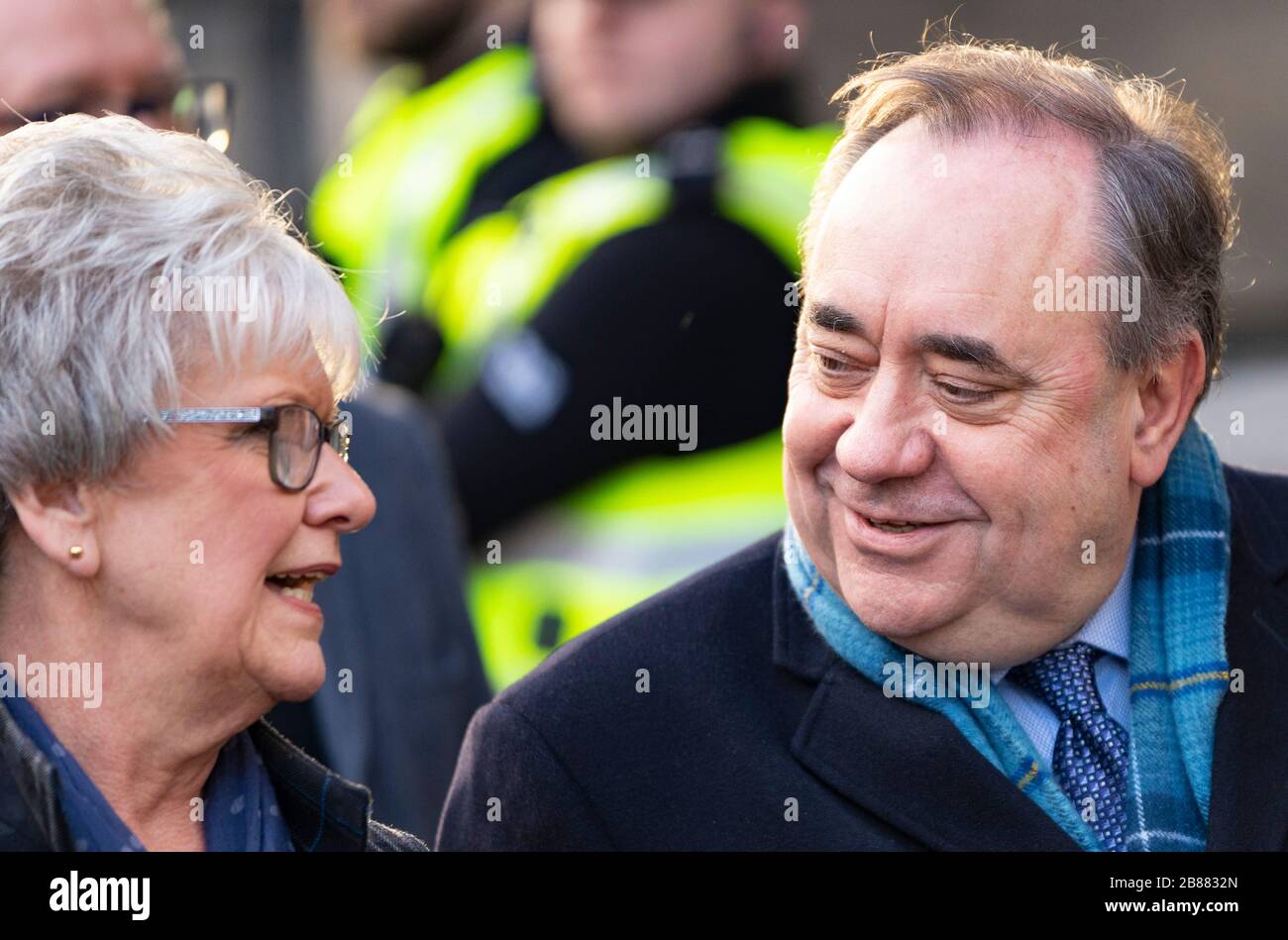 Édimbourg, Écosse, Royaume-Uni. 20 mars 2020. Alex Salmond quitte la Haute Cour à Édimbourg le dix jour de son procès. Iain Masterton/Alay Live News Banque D'Images