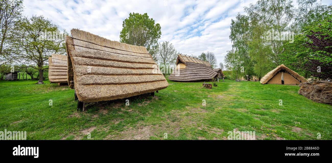 Village musée à la moor sacrificielle Niederdorla, colonie reconstruite à partir du 3ème siècle après Jésus-Christ, moor sacrificiel Vogtei, Niederdorla Banque D'Images