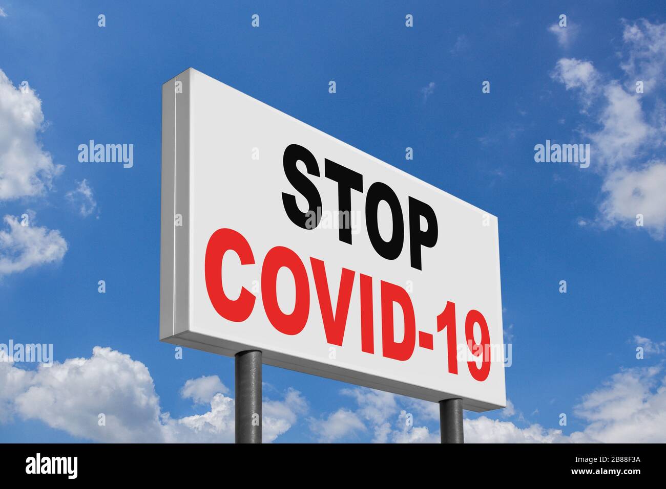 Message « Top Coronavirus » sur le grand panneau publicitaire. COVID-19 alerte bannière sur le ciel incroyable et nuages autour de lui. Éclosion de COVID-19. 2019 concept de Coronavirus, f Banque D'Images