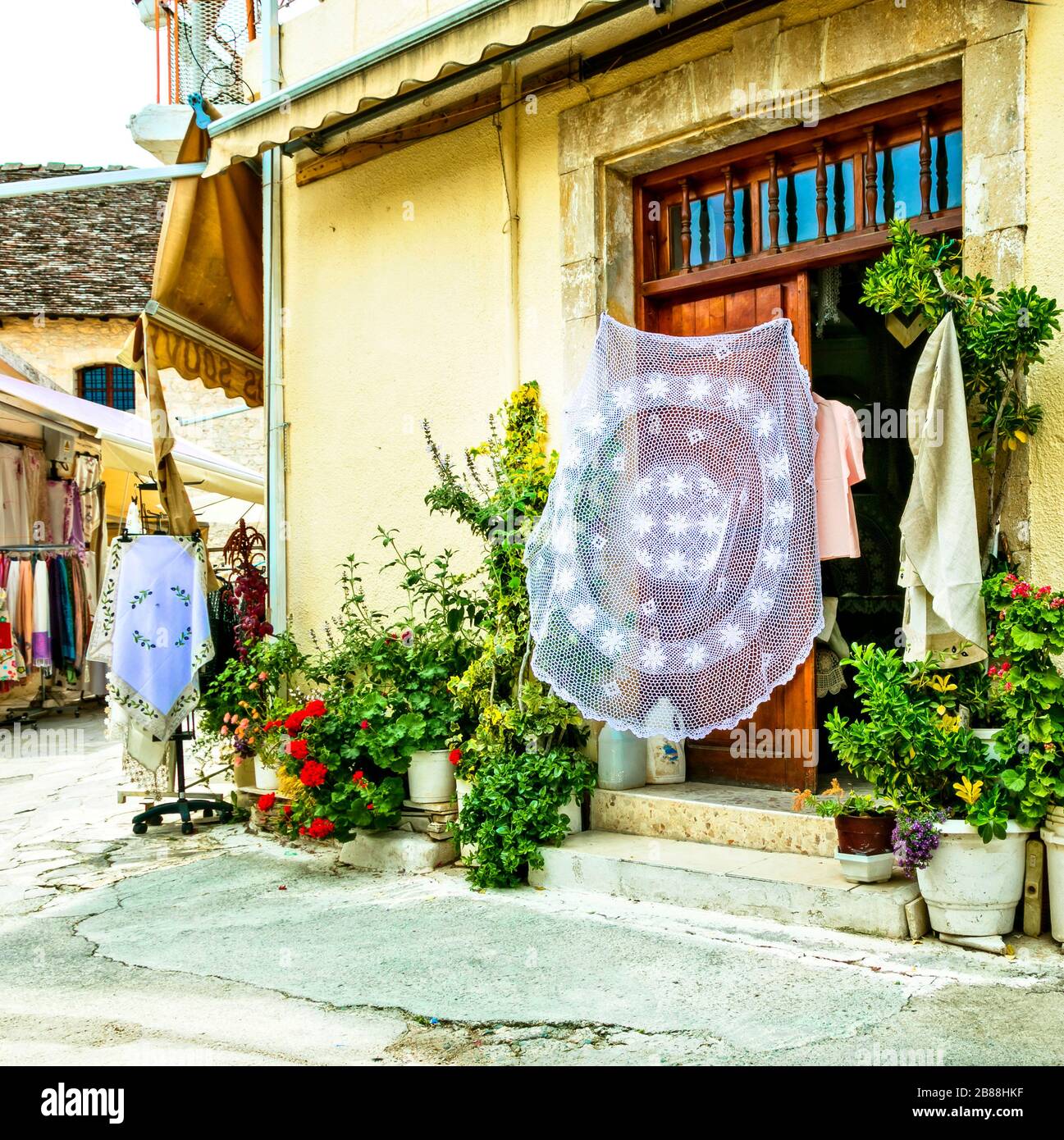 Vieilles rues de l'île de Chypre, village d'Omodos. Banque D'Images