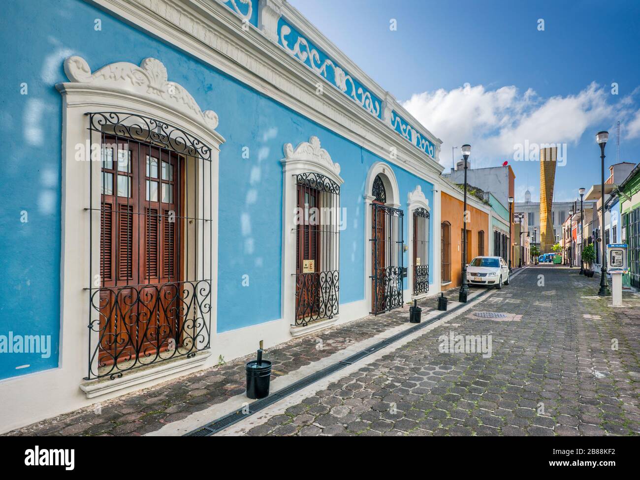 Maisons de style colonial espagnol, Calle Narciso Saenz, rue dans la zone piétonne de Zona Luz, partie la plus ancienne de Villahermosa, état de Tabasco, Mexique Banque D'Images