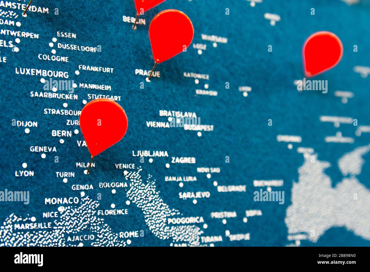 Carte de l'Europe avec des épingles Banque D'Images