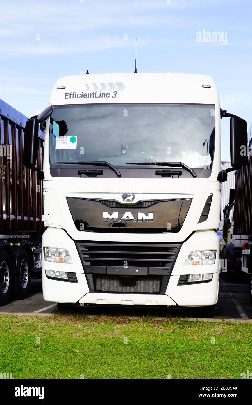 Bordeaux , Aquitaine / France - 11 19 2019 : MAN Truck Tractor White New  Modern Euro 6 TGX for sall Photo Stock - Alamy