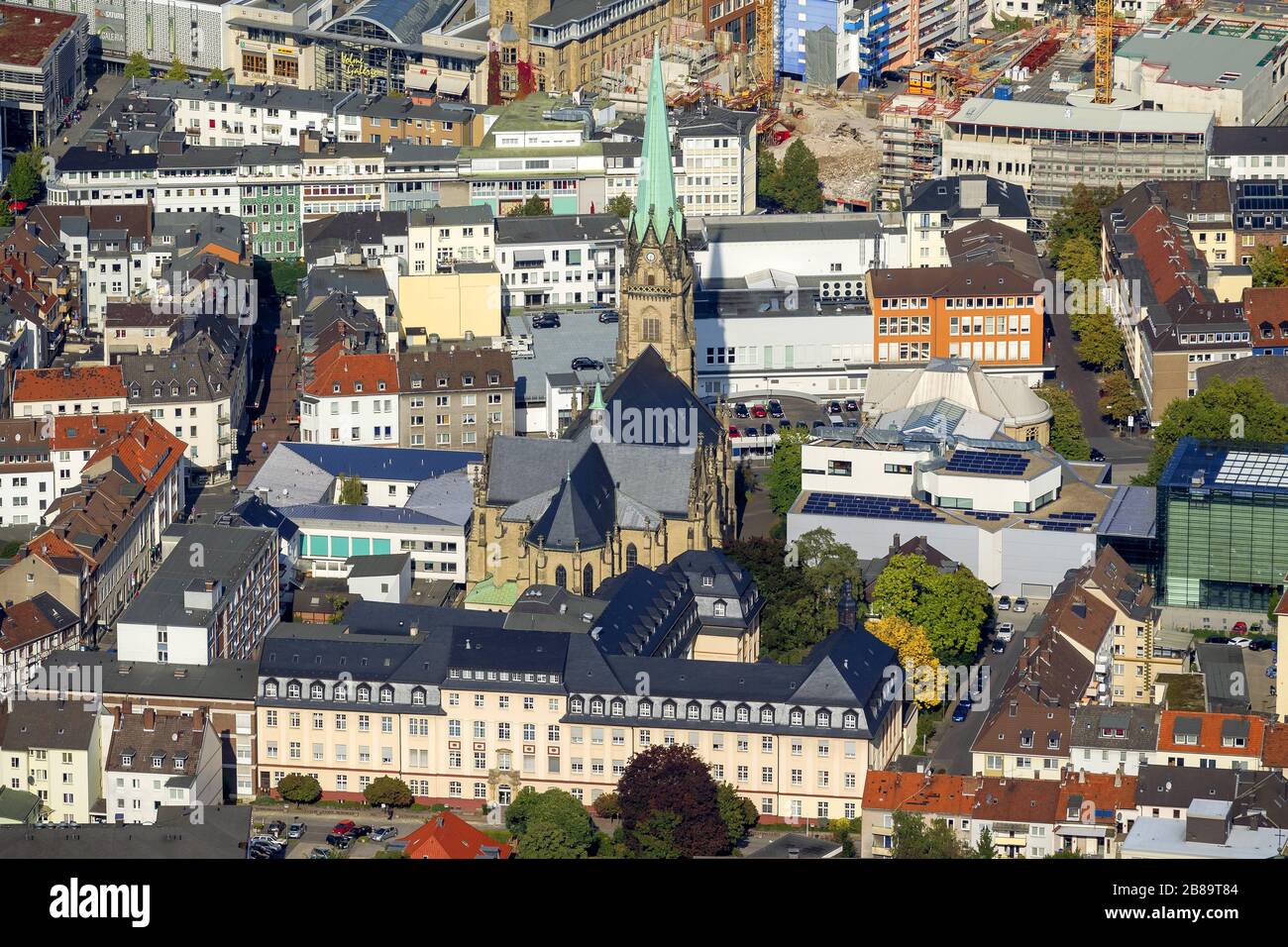 , centre ville de Hagen avec église Saint-Marien et musée d'Osthaus, 01.10.2013, vue aérienne, Allemagne, Rhénanie-du-Nord-Westphalie, Ruhr, Hagen Banque D'Images