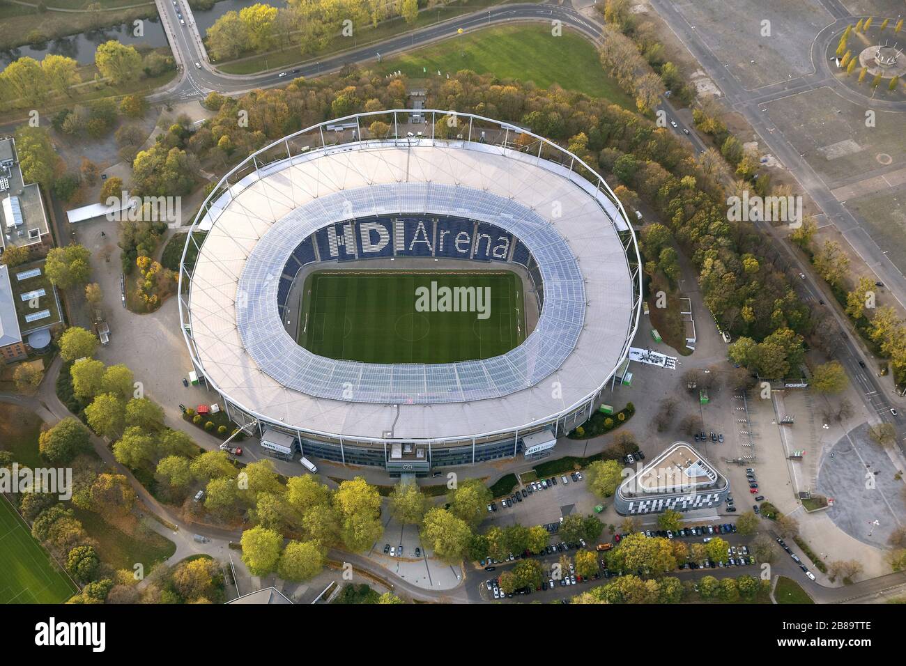 Stade HDI Arena dans le quartier de Calenberger Neustadt à Hanovre, 31.10.2013, vue aérienne, Allemagne, Basse-Saxe, Hanovre Banque D'Images
